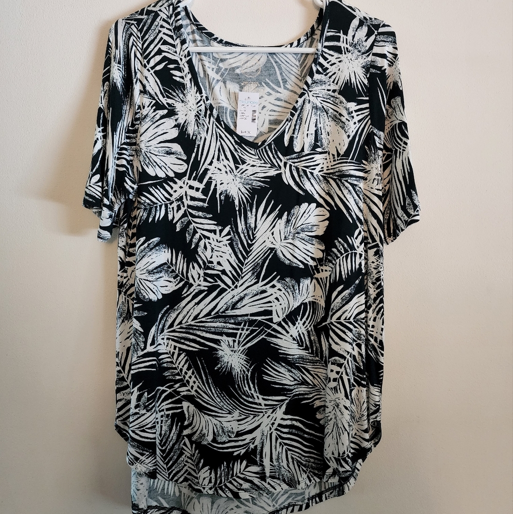 Tropical Maurices top dark emerald green and white